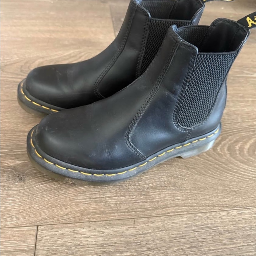 Black Leather Chelsea Boots Dr Martens